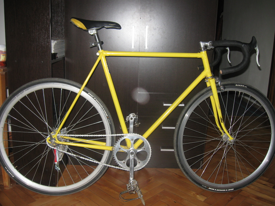ROMET BIKE Romet HURAGAN 1 700C 8V - Bici de carretera hombre yellow -  Private Sport Shop